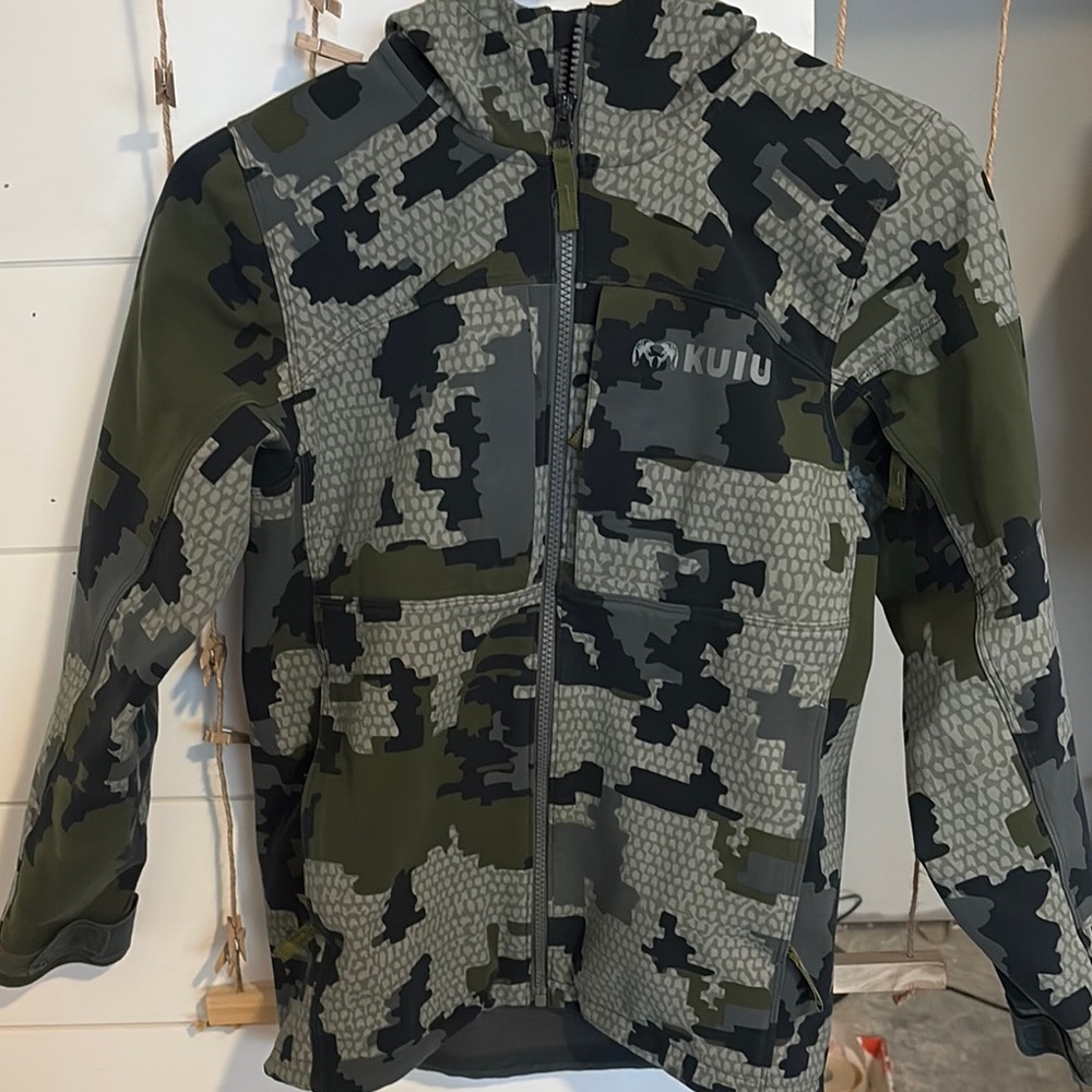 KUIU Kids Camo Jacket - Green and Gray